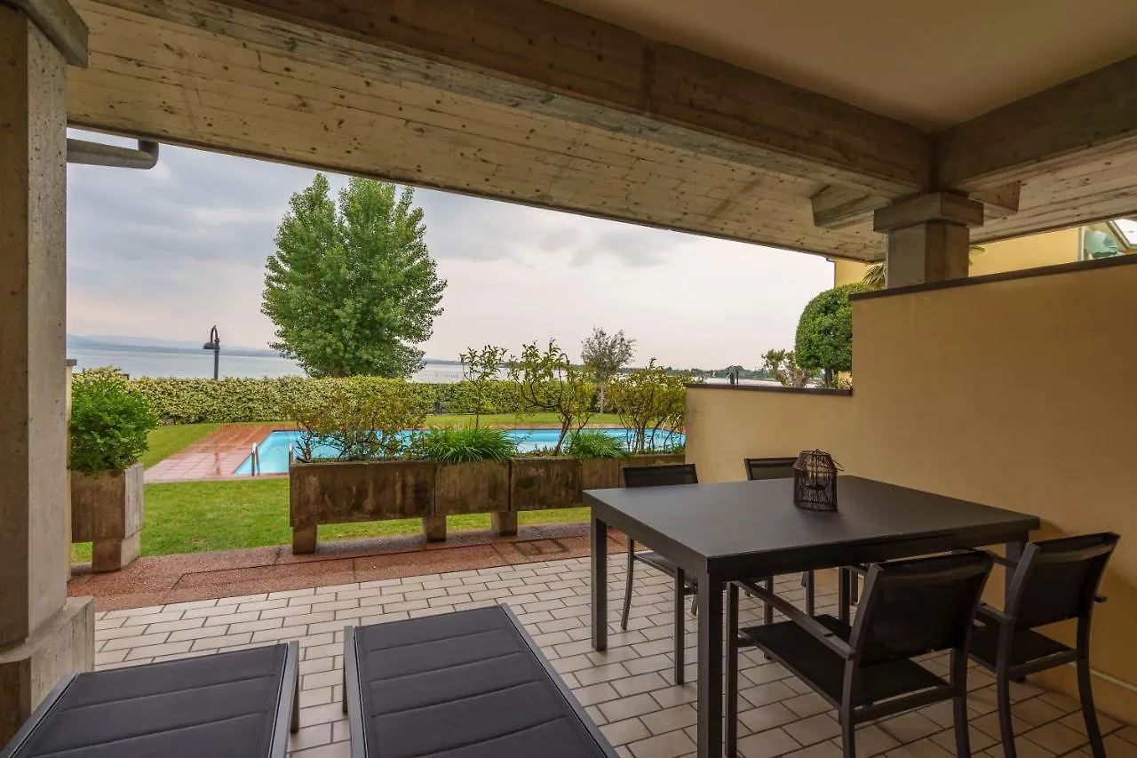 Lakeview Apartment Primea Sirmione Italien